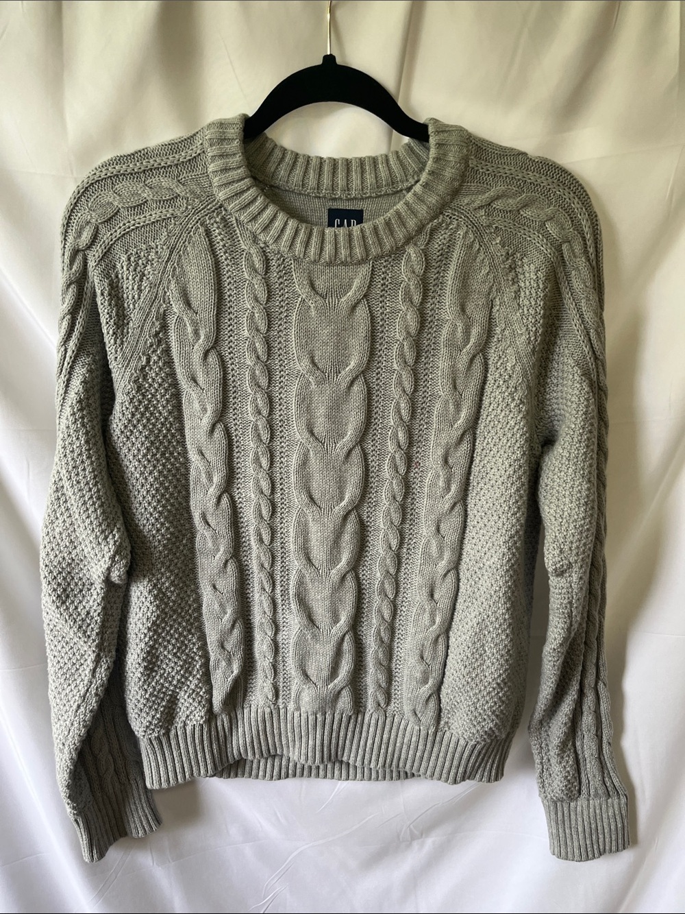 GAP Women's Light Gray Cable-Knit Crewneck Sweater